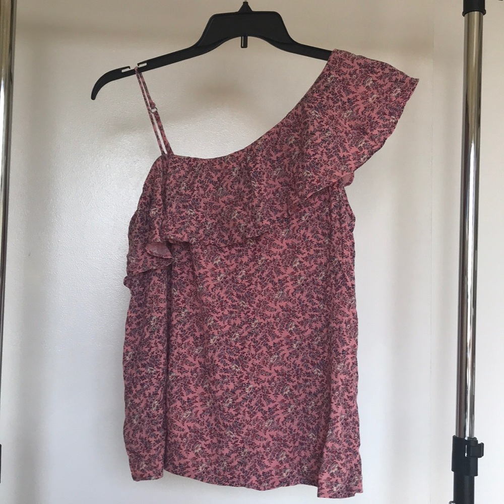 Super cute floral Hollister top!!